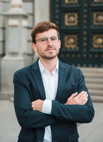 Our Financial Experts The Team  Member Solution. - 斗球体育直播